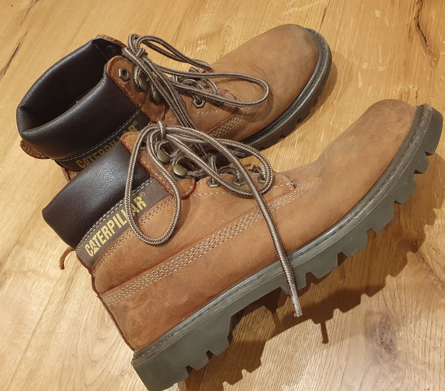 Caterpillar Scarpe da uomo: Caterpillar Boots, Winterfest, Grösse 40 – Usato da Meiringen venduto da zum_tf5k 1