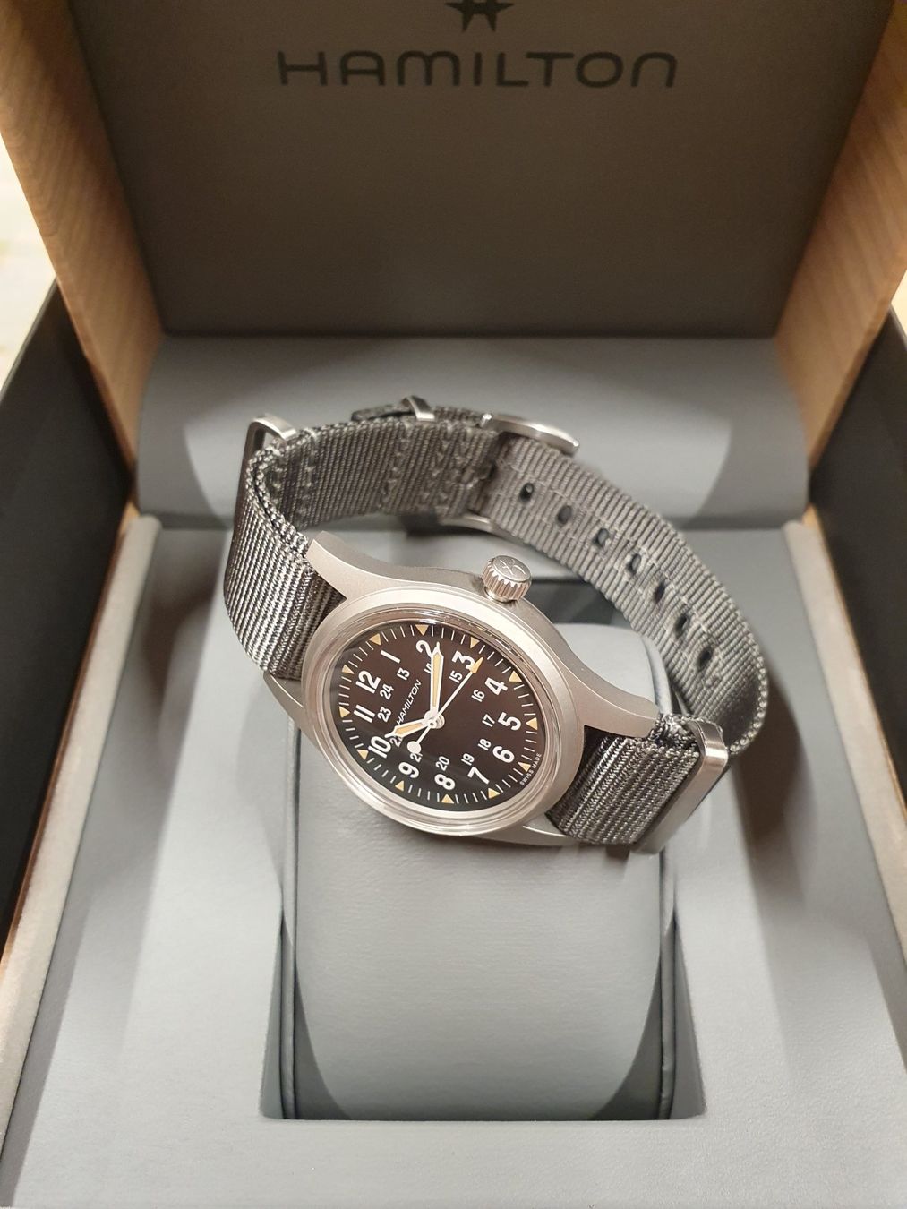 Hamilton Orologi: Hamilton Khaki Field / 2026 / Full Set – Usato da Binn venduto da STI-SWISS 1