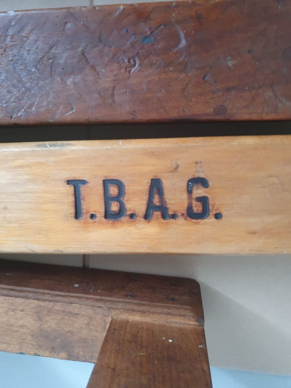 Alle Werkzeuge: 3 Handhobel und 1 grosse Holz-Schraubzwinge – Gebraucht aus Basel von FirstClass4000 2
