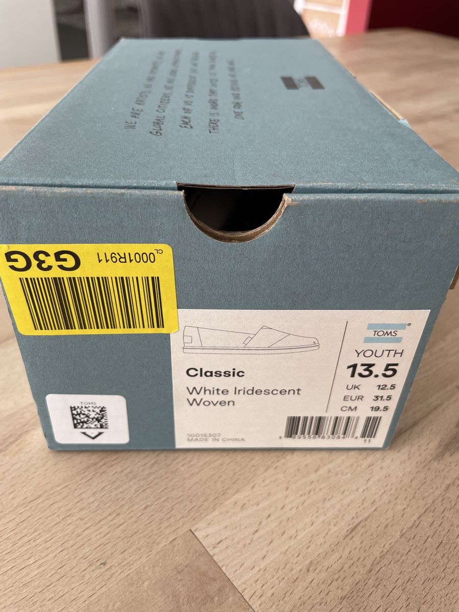 Schuhe für Mädchen: Neue TOMS Classic Gr. 31.5 weiss – Neu und originalverpackt aus Solothurn von Silbermond01