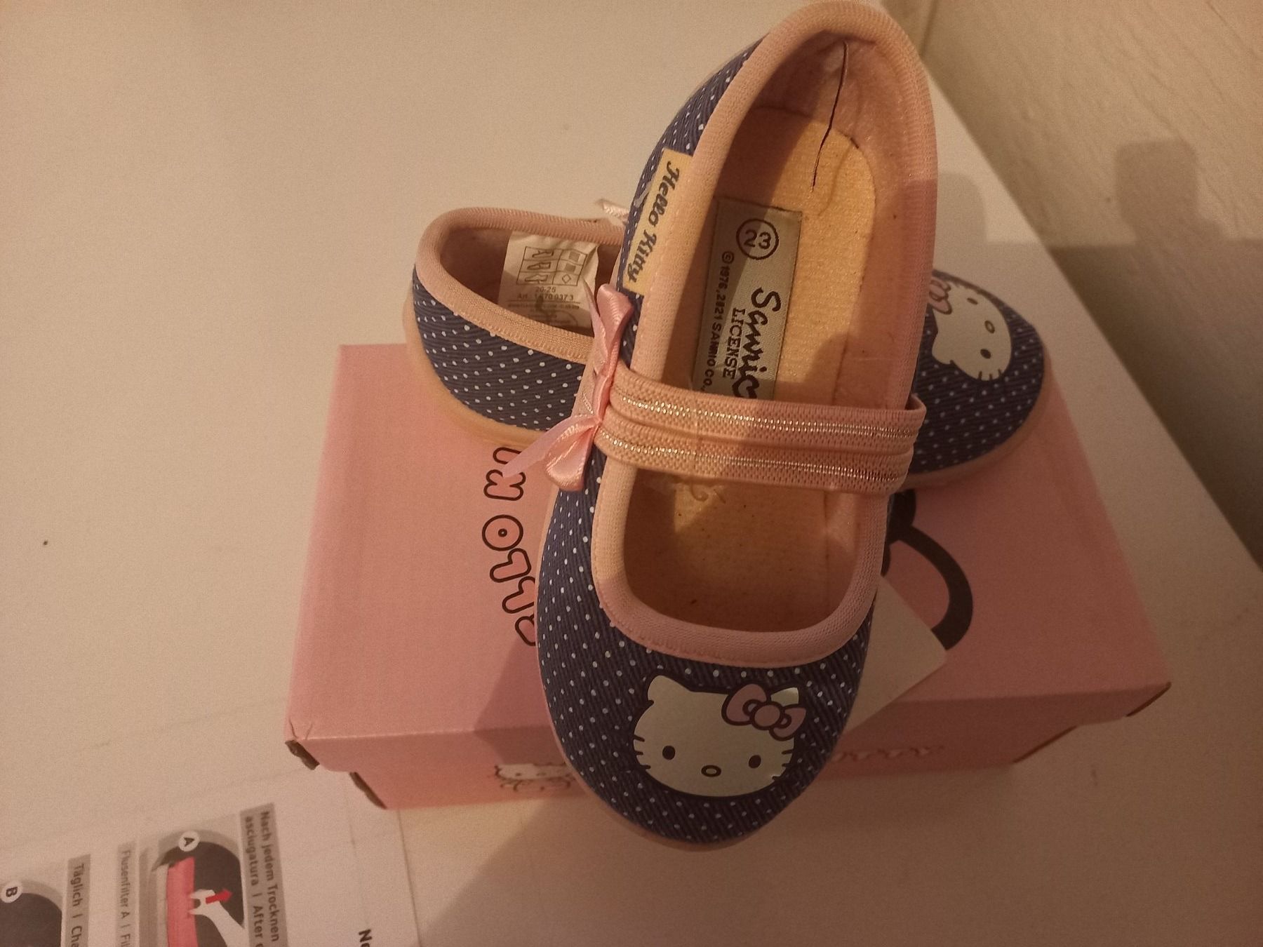 Hello Kitty Scarpe per ragazzi: Finken – Nuovo e nell'imballaggio originale da Basel venduto da zaa_7ft5 1