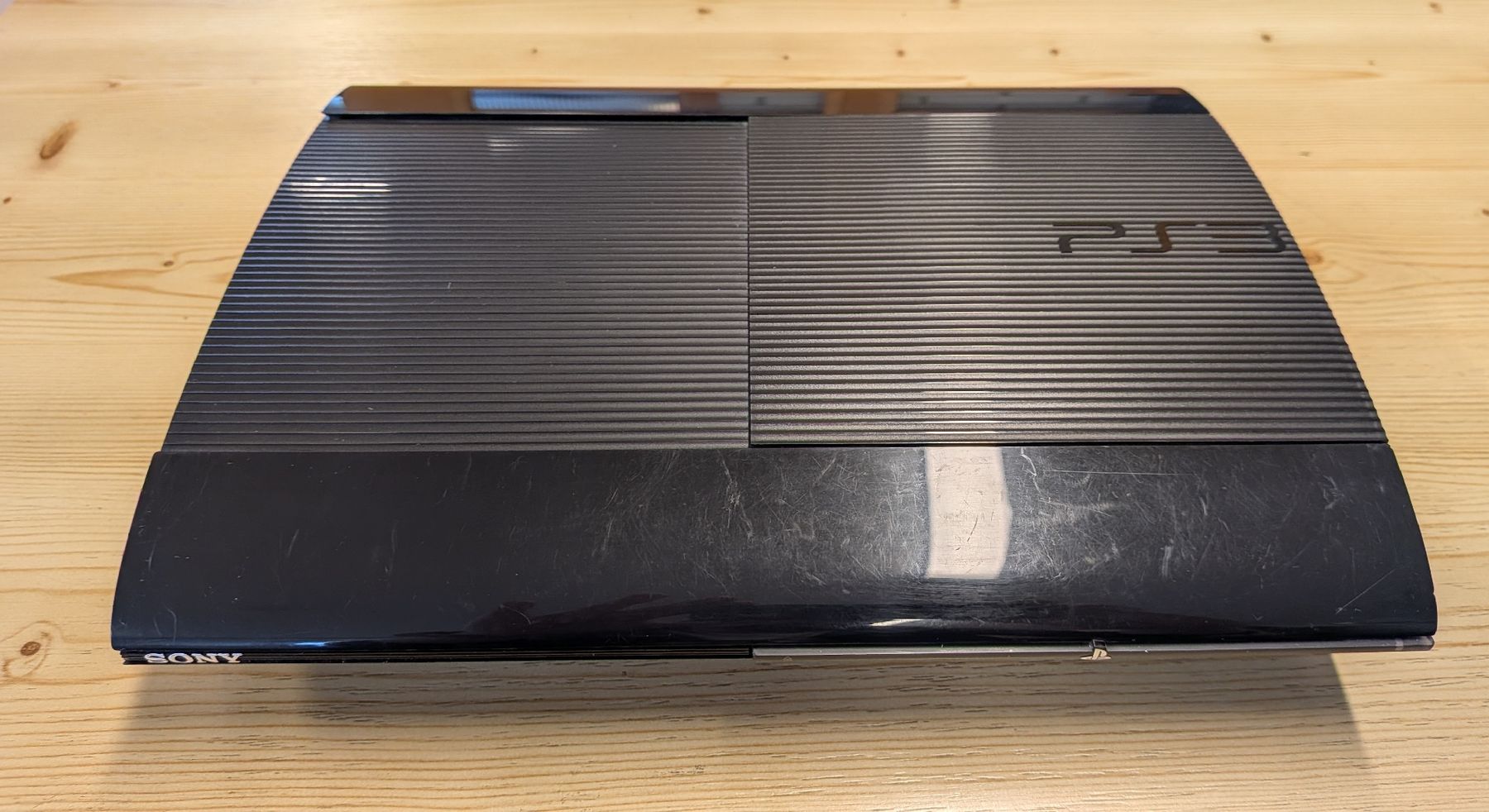 Sony Console: PlayStation 3 Super Slim mit 2 Controller – Usato da Chevenez venduto da cla_7zq5