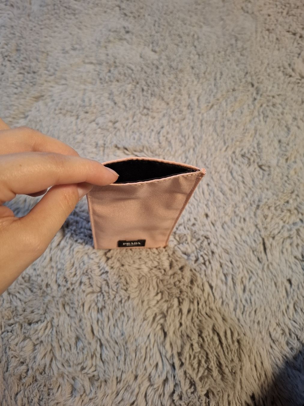 Prada Taschen: Prada Täschchen – Neu (gemäss Beschreibung) aus Seewen SZ von iveeee. 2