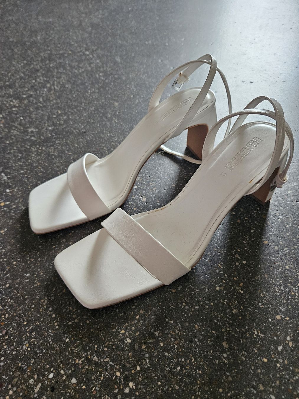 Pull&Bear Scarpe da donna: PULL&BEAR Collection Sandalen weiss Groesse 41  – Nuovo (secondo la descrizione) da Anwil venduto da tamoos
