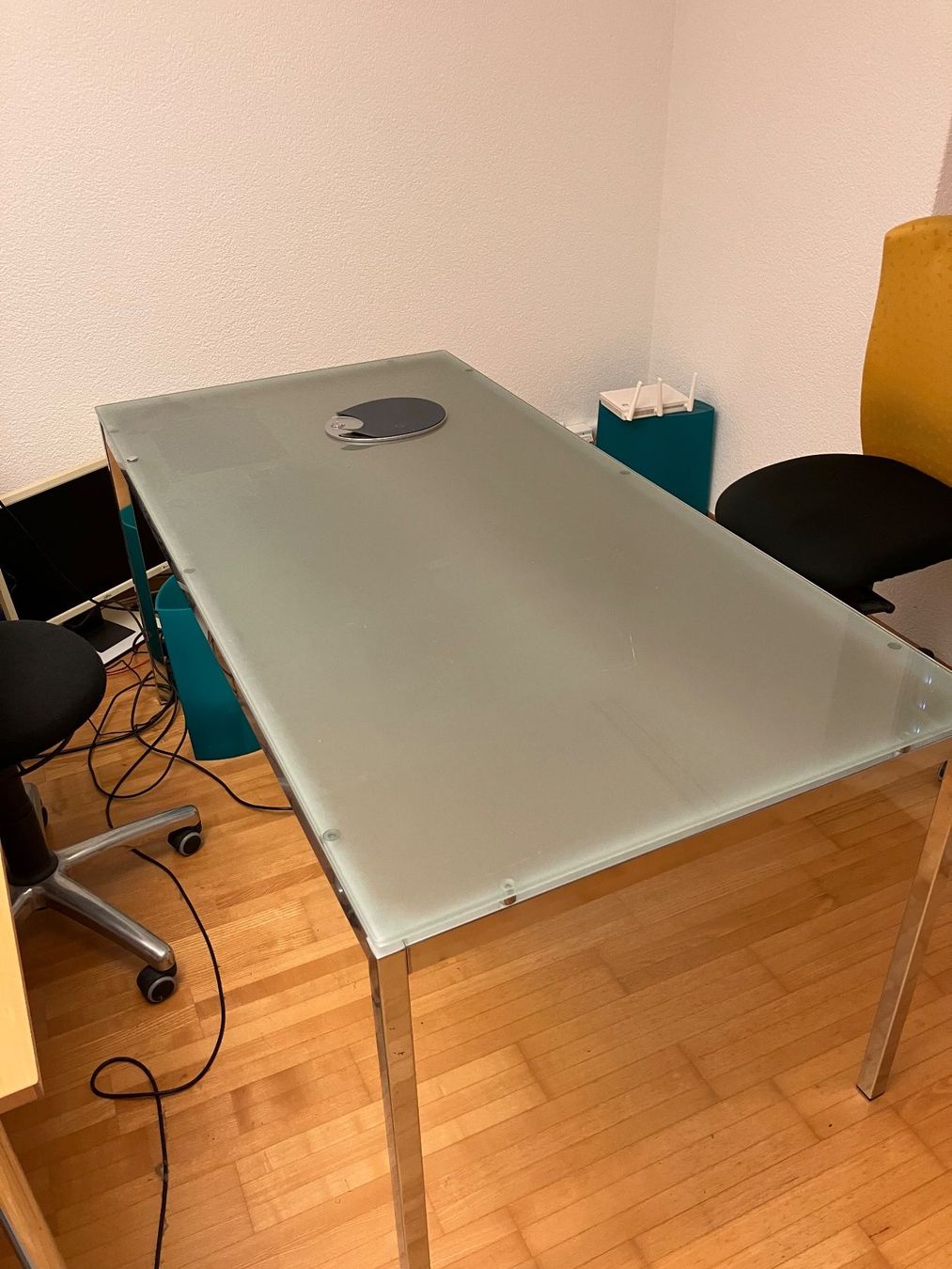 Scrivanie: Moderner Glastisch mit Chromgestell, Top Zustand! – Usato da Bonstetten venduto da Luganesi2