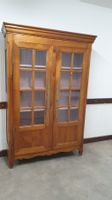 ANTIKE VITRINE KIRSCHBAUM MASSIV