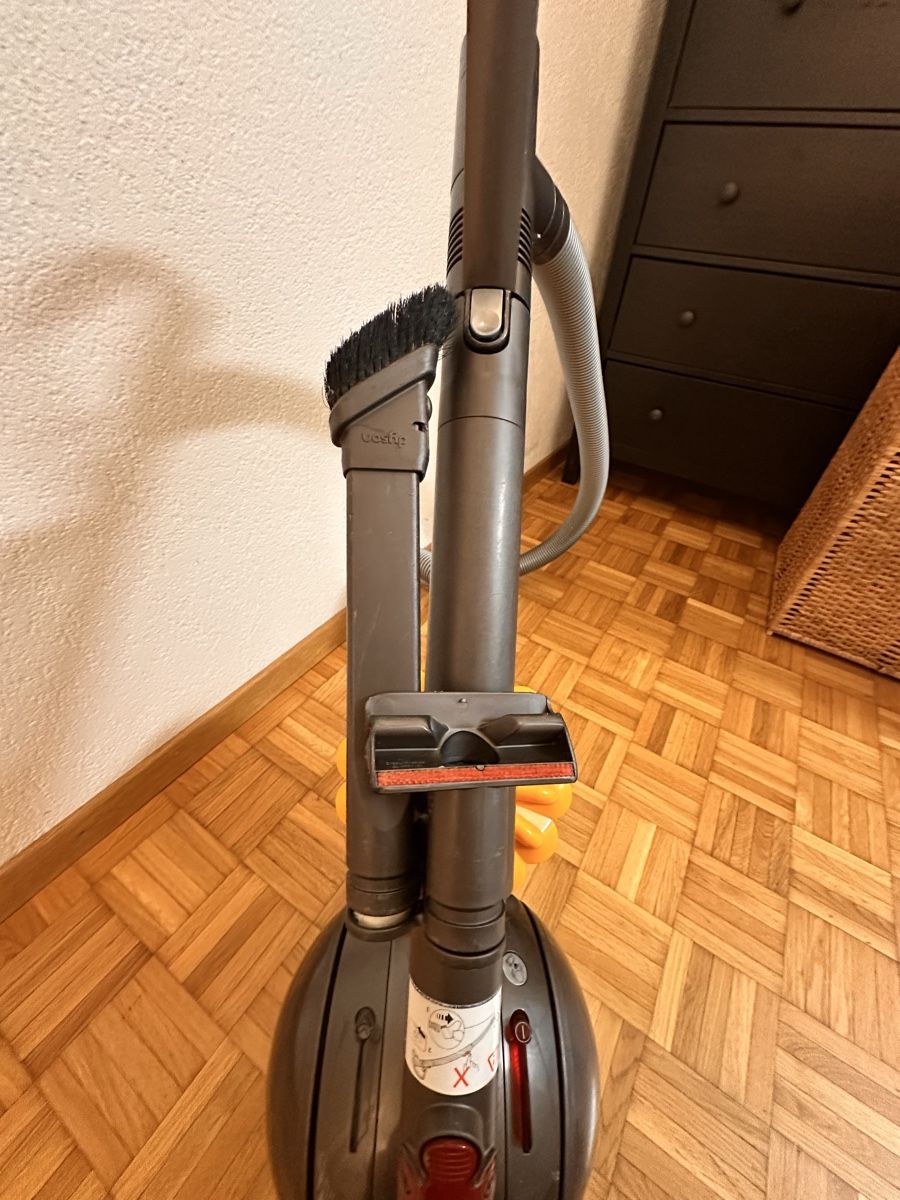 Dyson Staubsauger & Zubehör: DYSON STAUBSAUGER – Gebraucht aus Dällikon von oez_gcw6 5