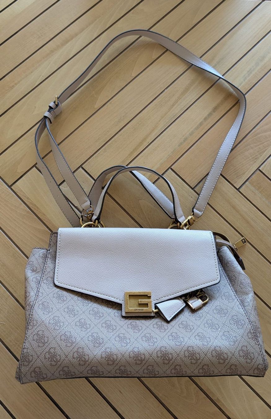 Guess Borse da donna: Guess Handtasche in Beige, neuwertig – Usato da Au SG venduto da and_cra 1