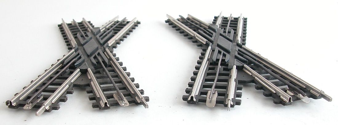 Trix Modelleisenbahnen: Trix 2 Kreuzungen Spur H0 – Gebraucht aus Oberwil BL von Klang 2