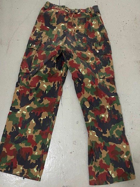 Schweizer Armee Uniformi: KAMPFHOSE TAZ 83  CH ARMEE – Usato da Chur venduto da silbermon 4