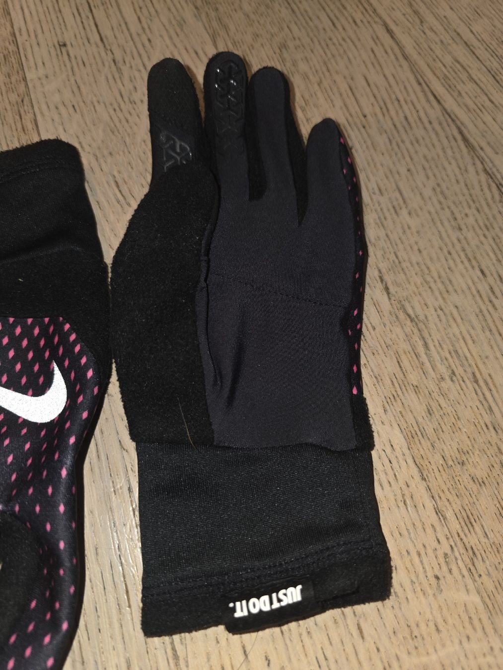 Nike Guanti & manicotti: Nike running Handschuhe Grösse S-M wenig gebraucht  – Usato da Basel venduto da kar_jz7f 1