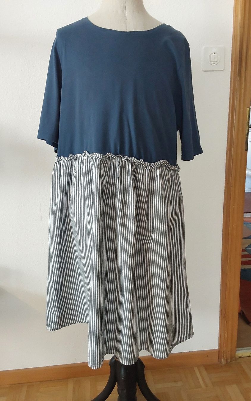 Vestiti: Kleid Junarose 46-48 blau – Nuovo (secondo la descrizione) da Köniz venduto da scopello12