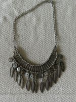 Silver Tone Necklace with Feather Detail, Boho Style!