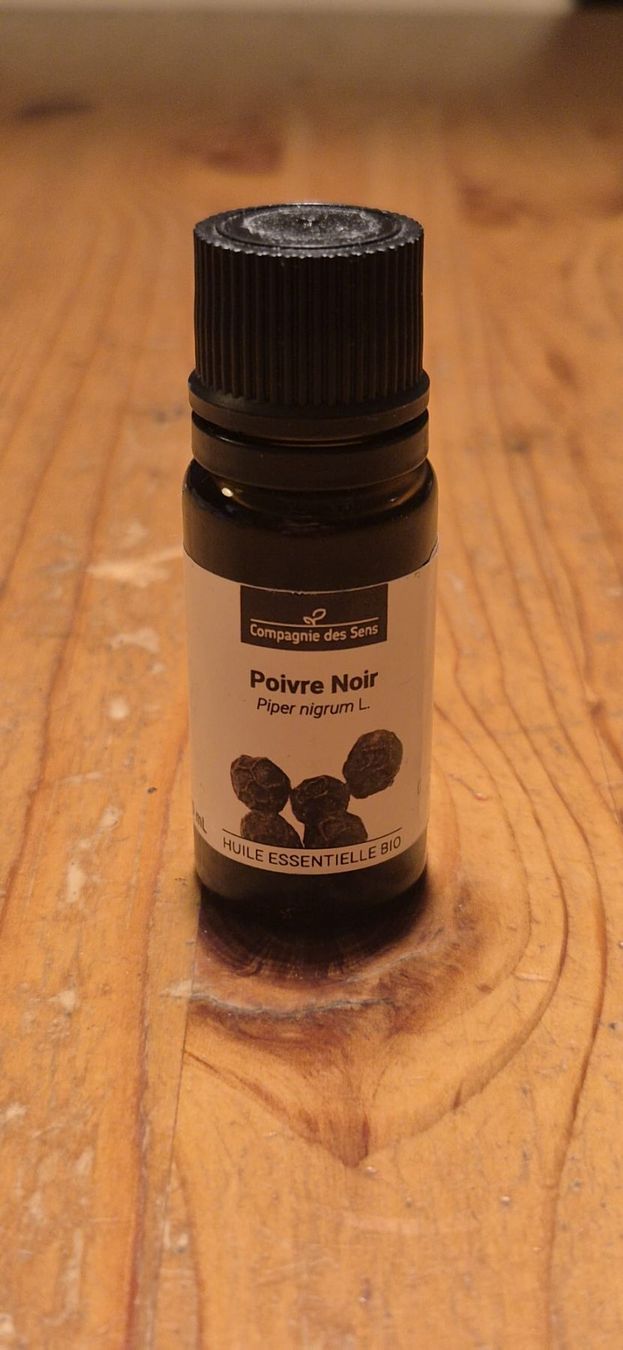 Huiles essentielles: Ätherisches Öl (Poivre Noir) 5ml – D'occasion à Münsingen par maruzo