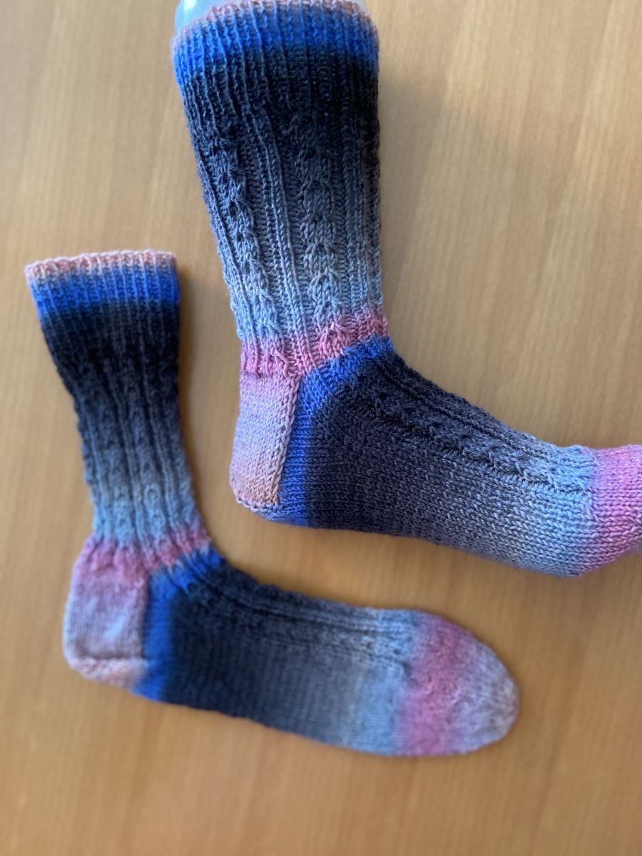 Socken: Handgestrickte Socken, Gr. 37/38 – Neu und originalverpackt aus Grosshöchstetten von Maschenshop