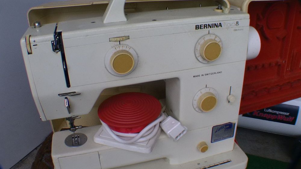 LOT 15 NÄHMASCHINEN BERNINAPFAFF HUSQVARNA AB PLATZ Kaufen auf Ricardo