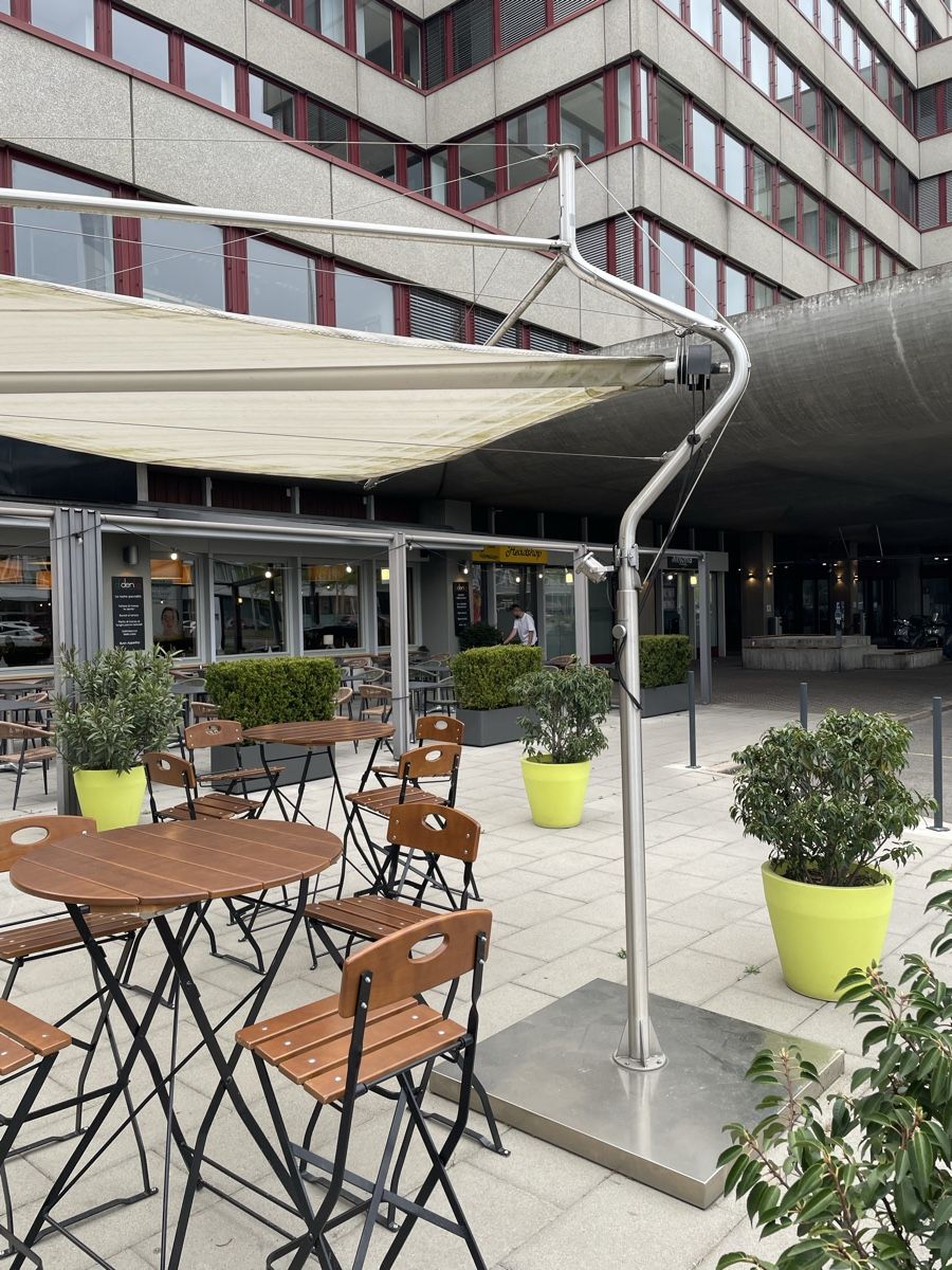 Ombrelloni: Corradi Sonnenschirme Velombra – Usato da Glattpark(Opfikon) venduto da denboj 1