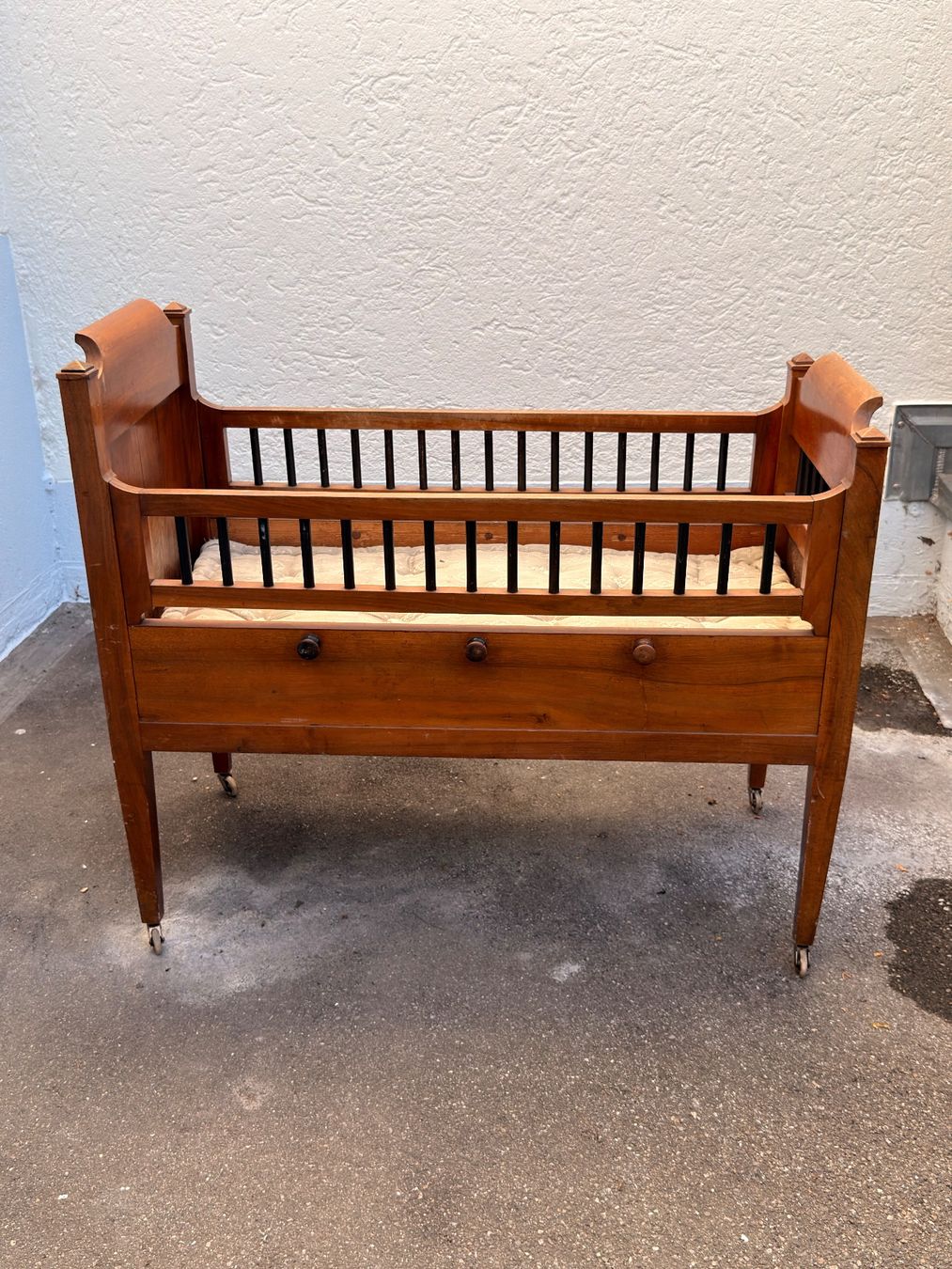Culle: Kindebett Holz mit Rollen Antik – Usato da Uster venduto da smartworker 1