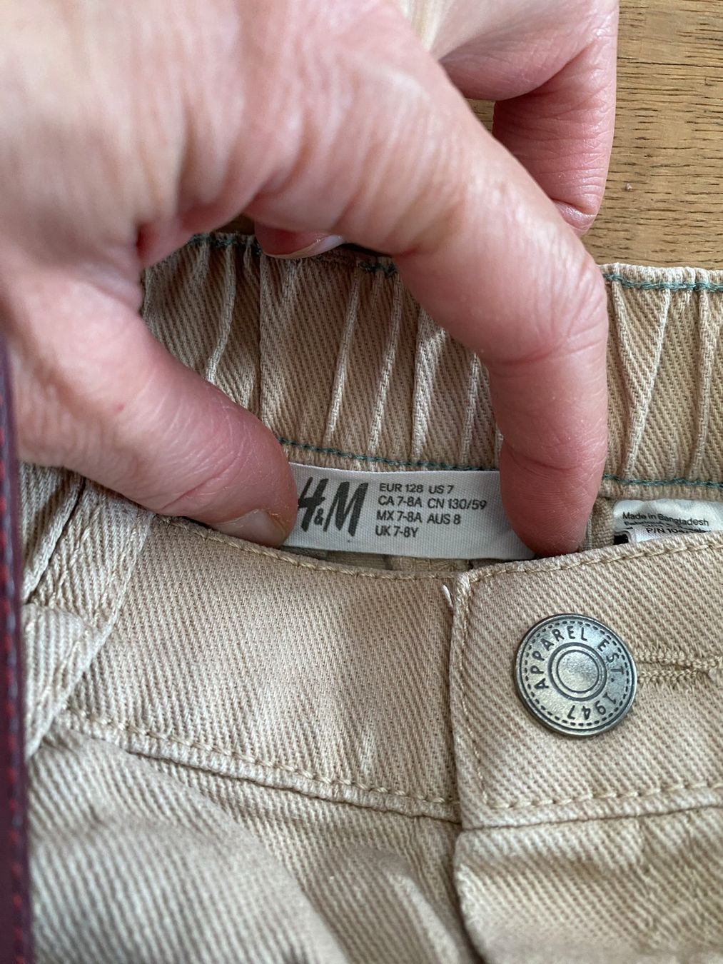 H&M Hosen: Jeans Shorts H&M Gr. 128 beige – Gebraucht aus Steinerberg von luckyfin 2