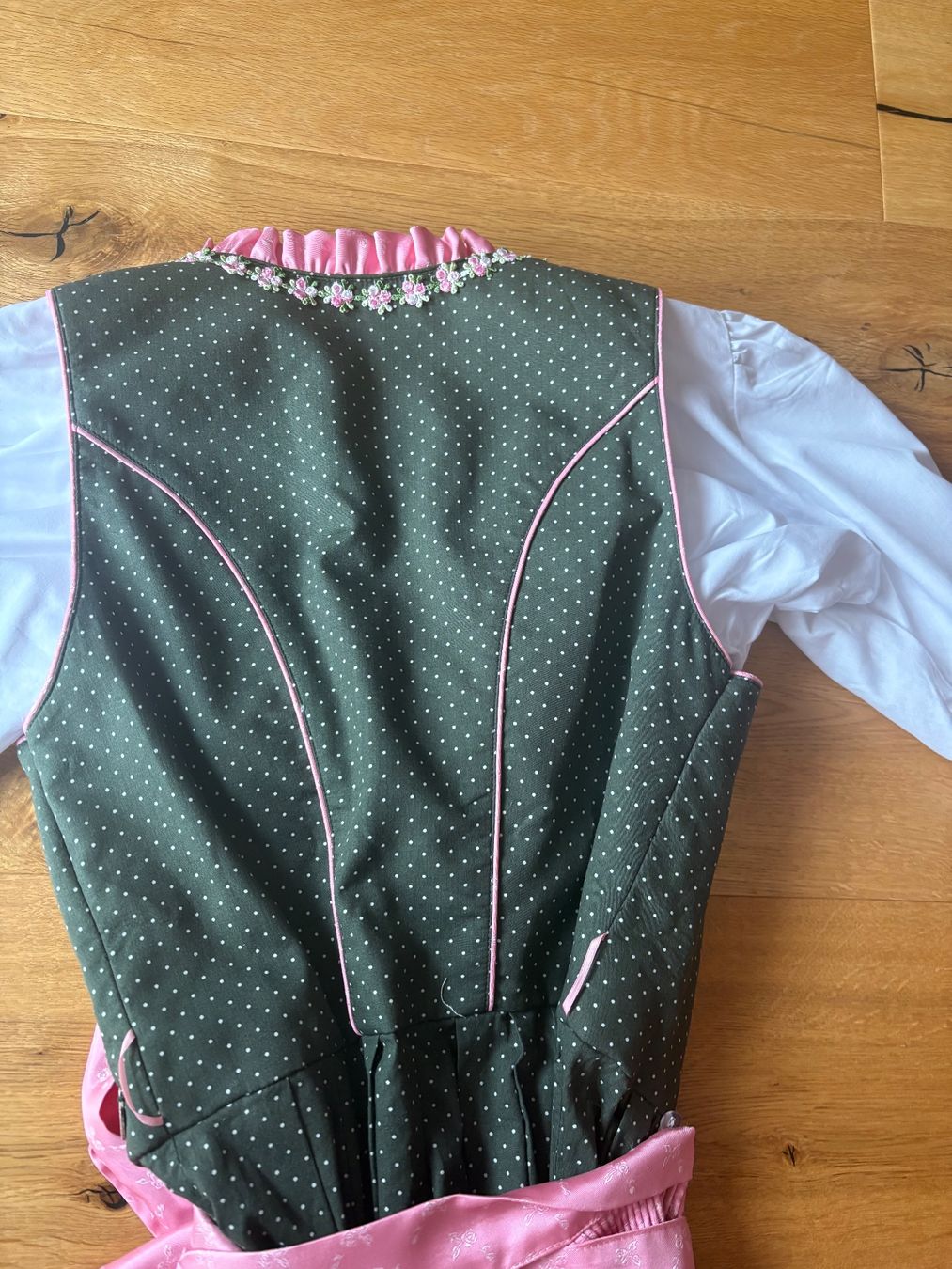 Krüger Vestiti: Dirndl Krüger – Usato da Beatenberg venduto da Rose406 2