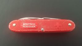 Ein Victorinox Alox old cross Taschenmesser