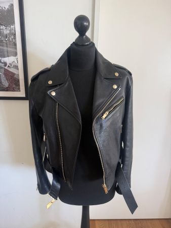 Orig. Valentino Lederjacke 36/38 no.4000.-