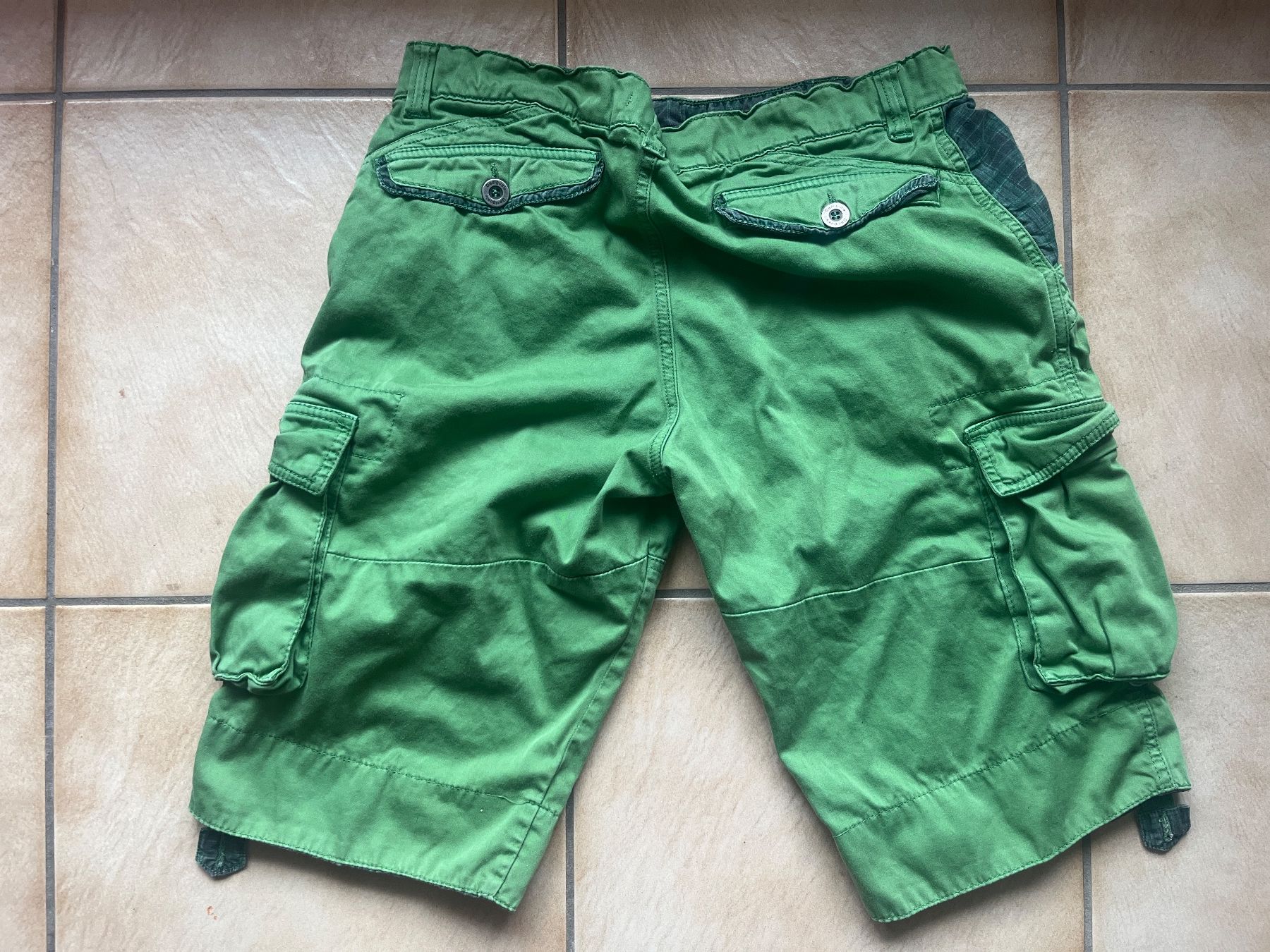 Desigual Pantaloni: Short DESIGUAL vert taille 32 – Usato da Vernayaz venduto da Darkfrost 1