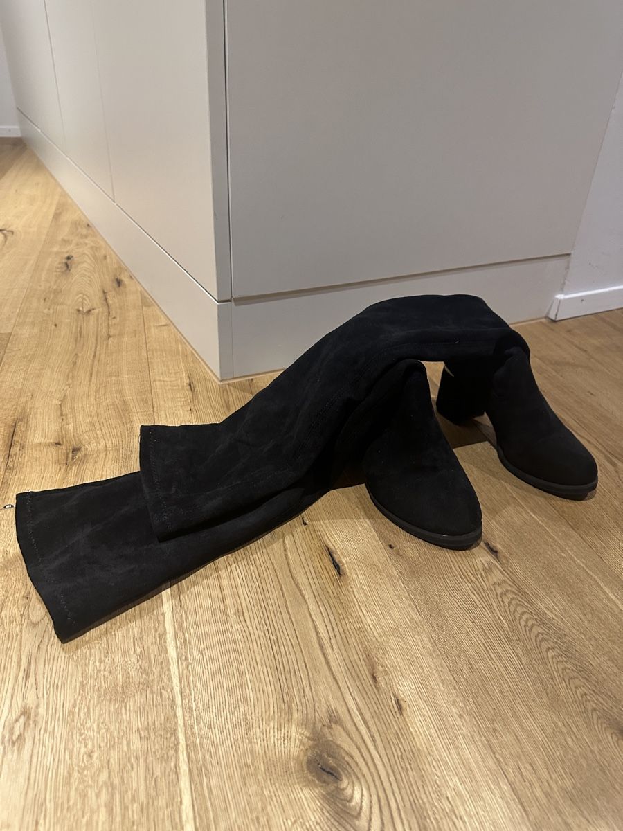 Scarpe da donna: Schwarze Overknee Stiefel – Usato da Perlen venduto da H.Spa