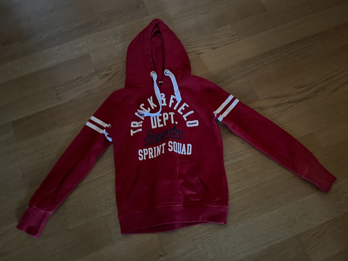 Superdry Pullover & Sweatshirts: Cooler Superdry Hoody, Gr. M – Gebraucht aus Zürich von MariaSusanne