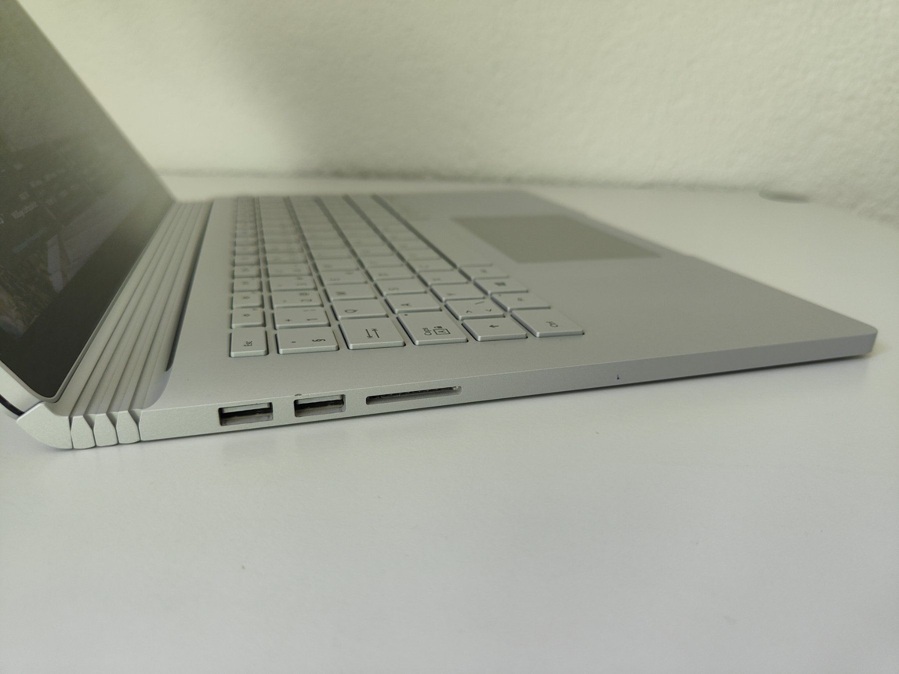 Microsoft Notebooks: Microsoft Surface Book 2 1.90GHz, Win 11 Pro & Office 2024 – Gebraucht aus Winkel von 89Q2DF3 1