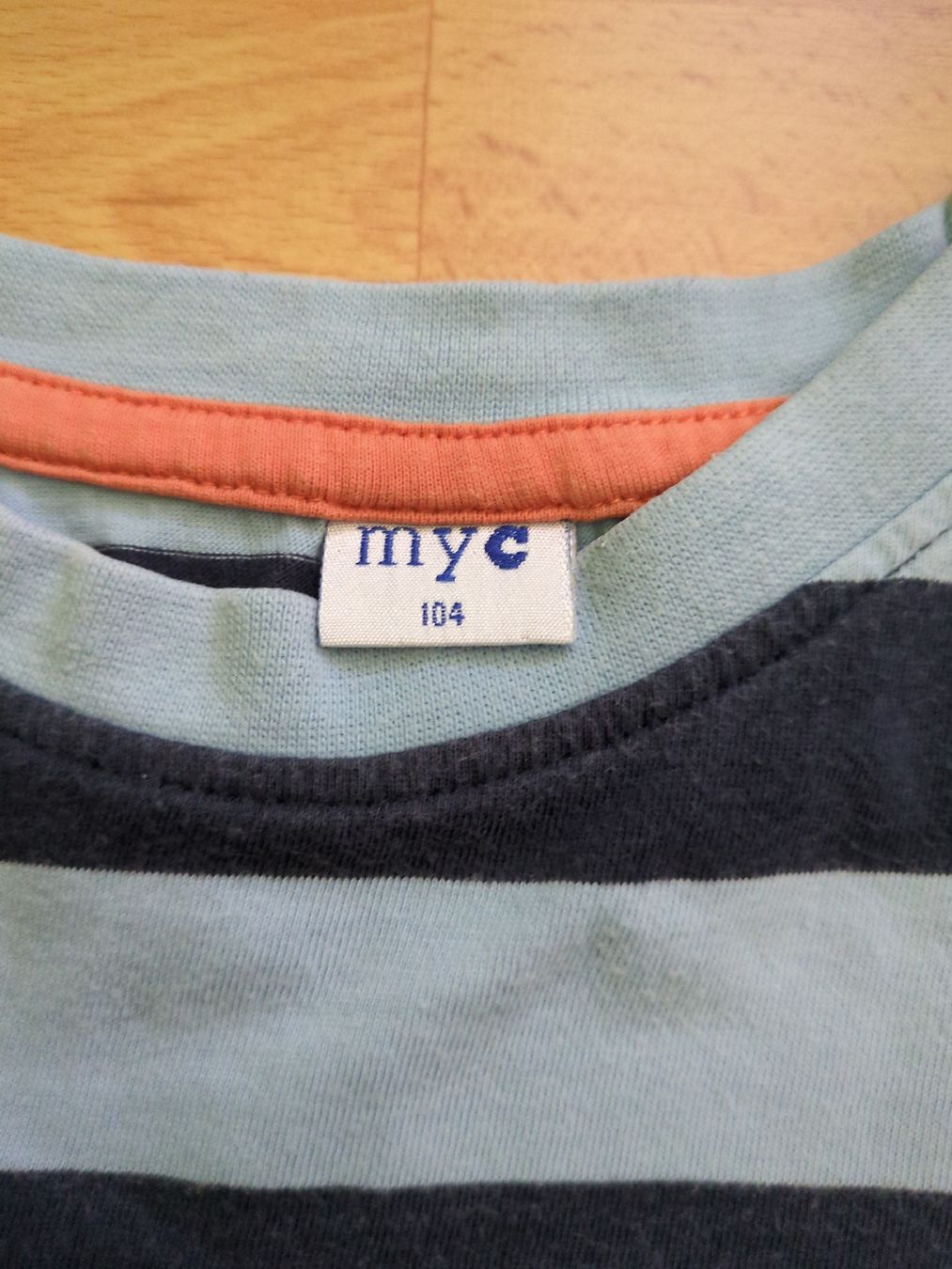 Hemden, T-Shirts & Polos: Kinder T-Shirt gestreift Grösse 104 gebraucht – Gebraucht aus Adlikon b. Andelfingen von IlonaSp 1