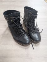 Schnürstiefel / Stiefeletten