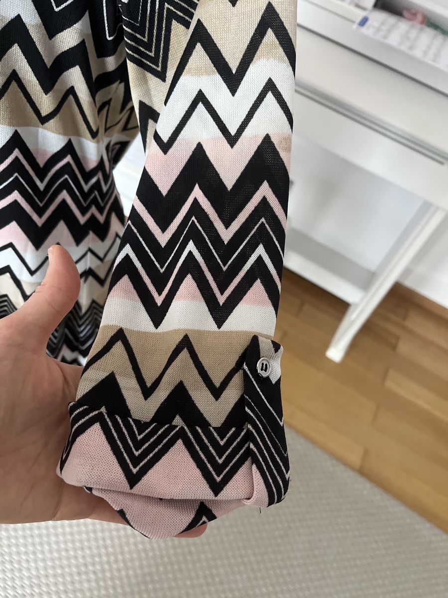 Vestiti: Kleid mit Zickzack-Muster, Grösse M, neu – Usato da Solothurn venduto da Bobesch08 2