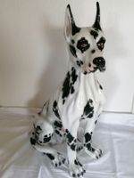Hund aus Keramik / Porzellan  Deutsche Dogge, sitzend 82cm