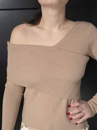 Schöner Schulterfreier Pullover