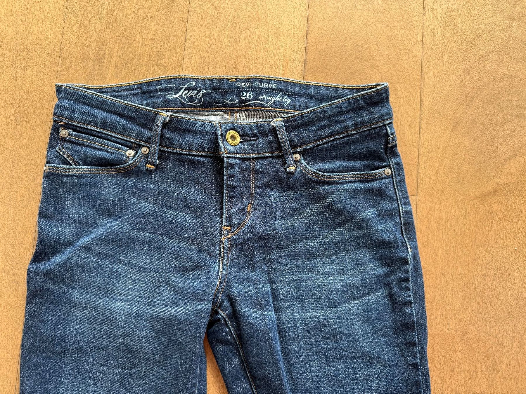 Levi's Jeans: Levis - Straight Leg Demi Curve Gr. 26 – Gebraucht aus Meilen von kleisi01 2