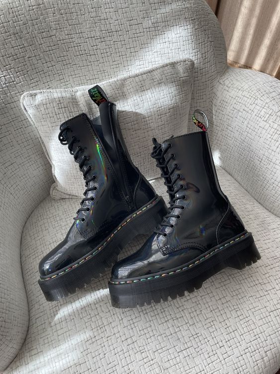 Dr martens rainbow 39 hotsell