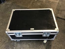 Case inkl. Flugrahmen für Projektor (Beamer)