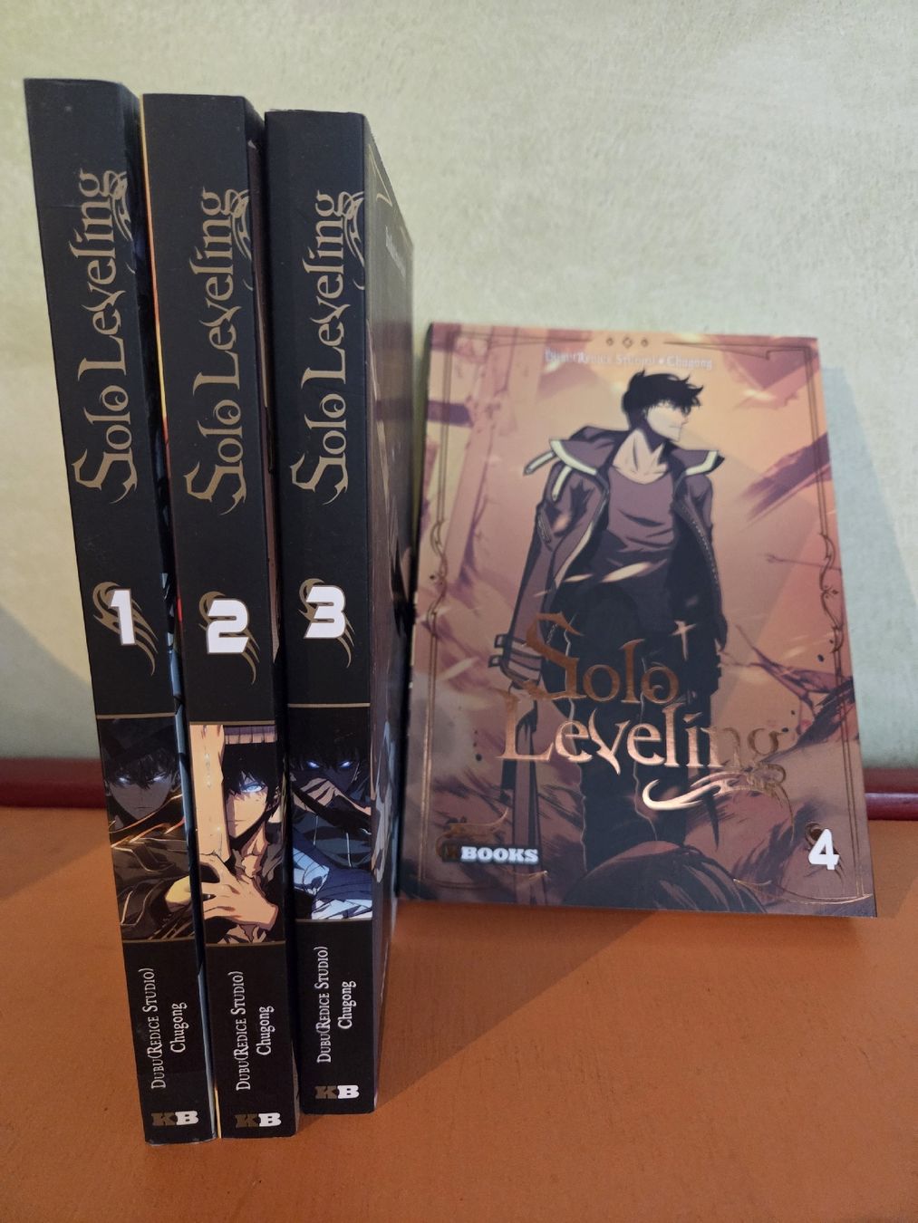 Comics: Solo Leveling - Tomes 1 à 4 FR – Gebraucht aus Yverdon Les Bains von GuillaumeJea