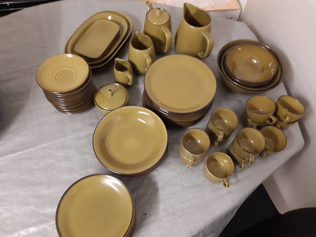 Set di piatti: Geschirrset in grün – Usato da Rüfenacht venduto da furka45 1