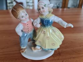 Ens Porzellanfigur tanzendes Paar