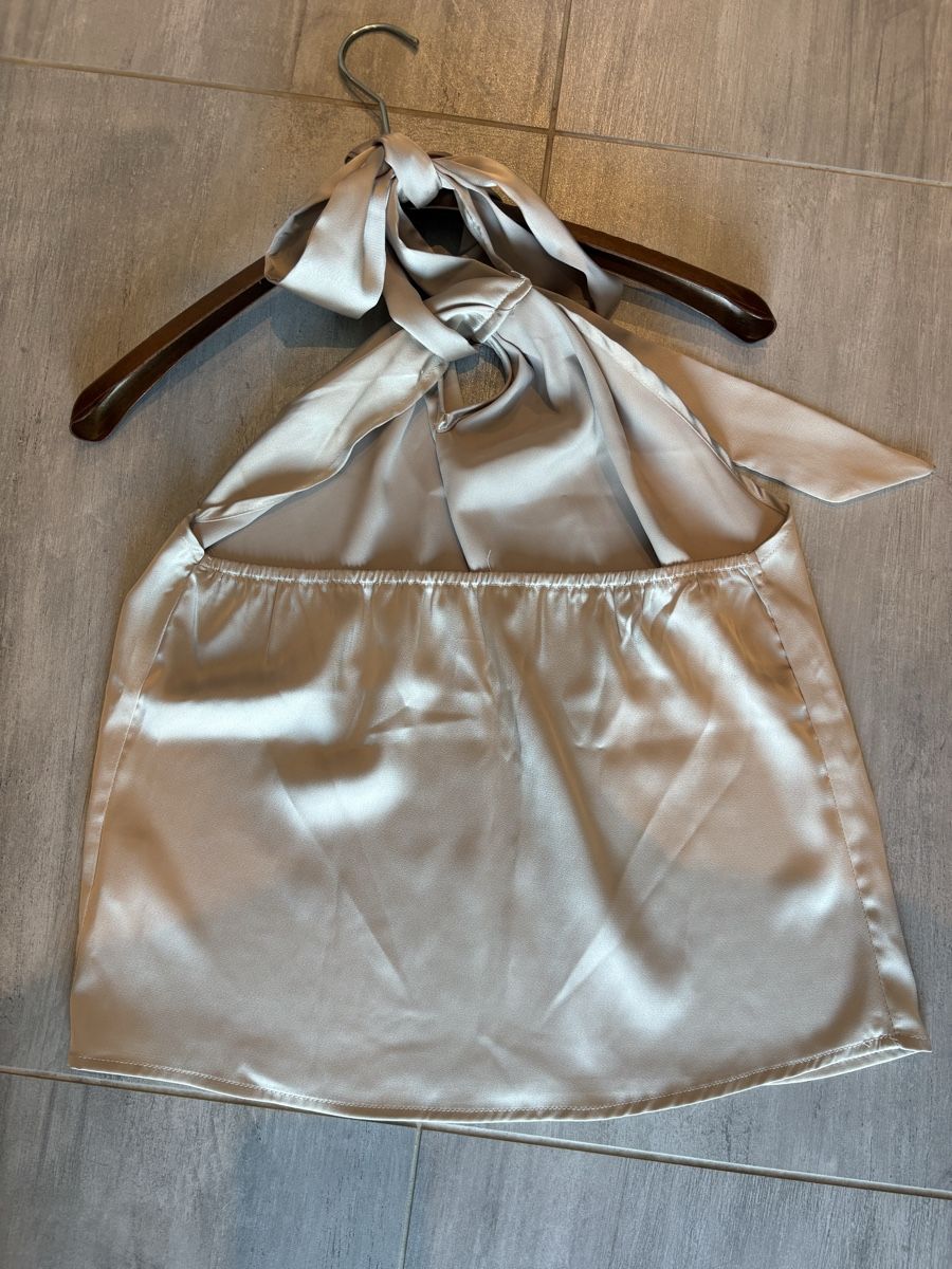 Shein Top: Haut Shein Satin Beige Taille S – Usato da Champlan venduto da mat_qff9 1