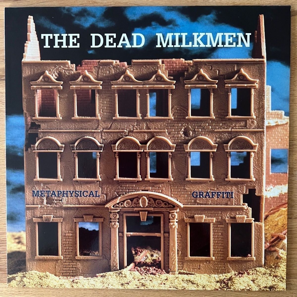 Dischi in vinile: Dead Milkmen - Metaphysical Graffiti / 1. NL-Press. 1990 – Usato da Gais venduto da soundcave57