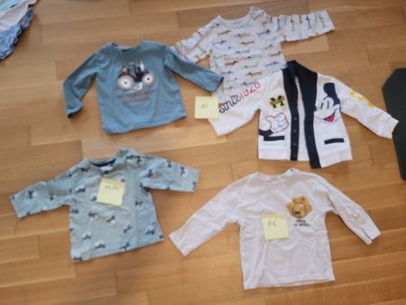 Oberteile (4x tshits +1pull) Gr80 86