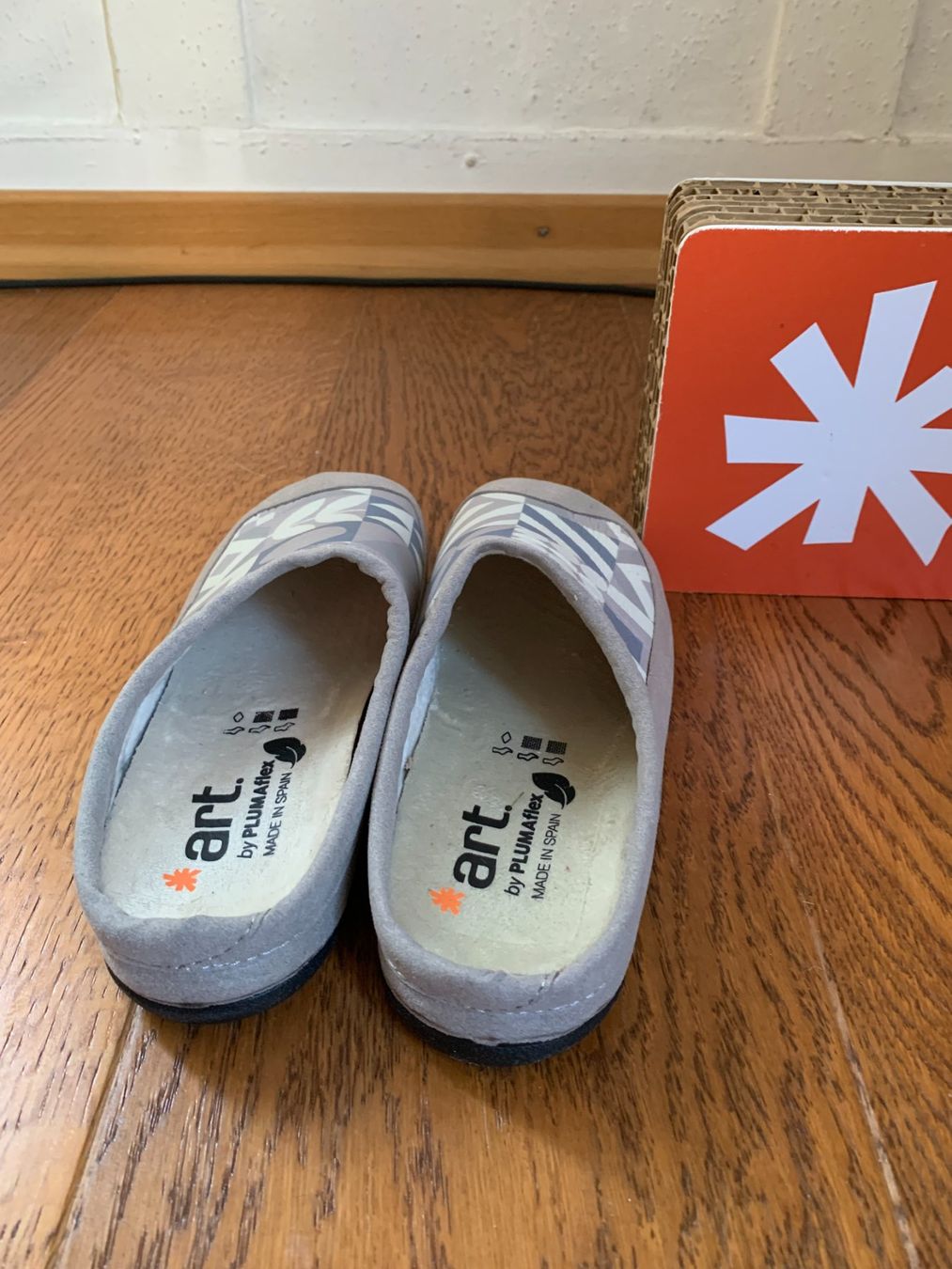 Art Scarpe da donna: Art Home Mules geometric grey Gr.37 – Nuovo (secondo la descrizione) da Zürich venduto da finsti 8