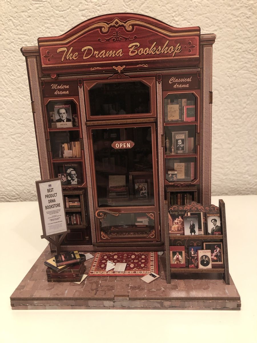 Tutte le decorazioni: The Drama Bookshop - Book Nook – Usato da Zollikofen venduto da DelNero 8
