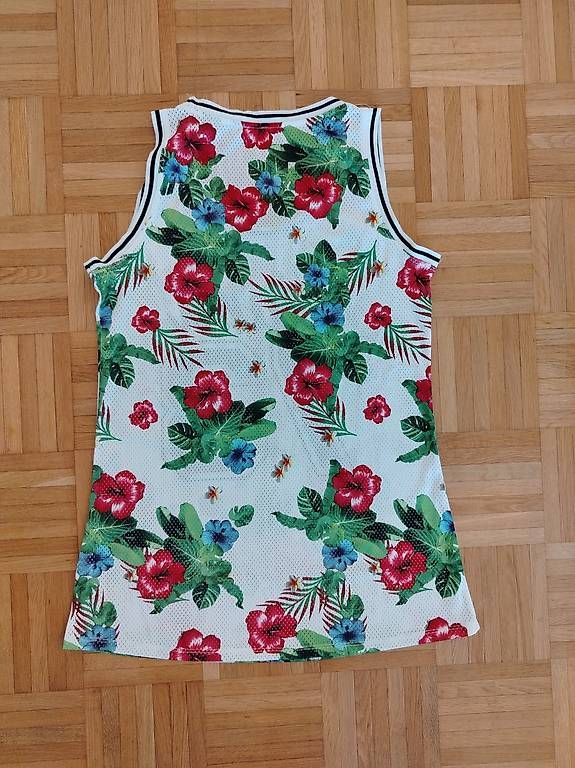 T-shirt: Canotta da basket – Nuovo (secondo la descrizione) da Davesco-Soragno venduto da Mia_sii 1