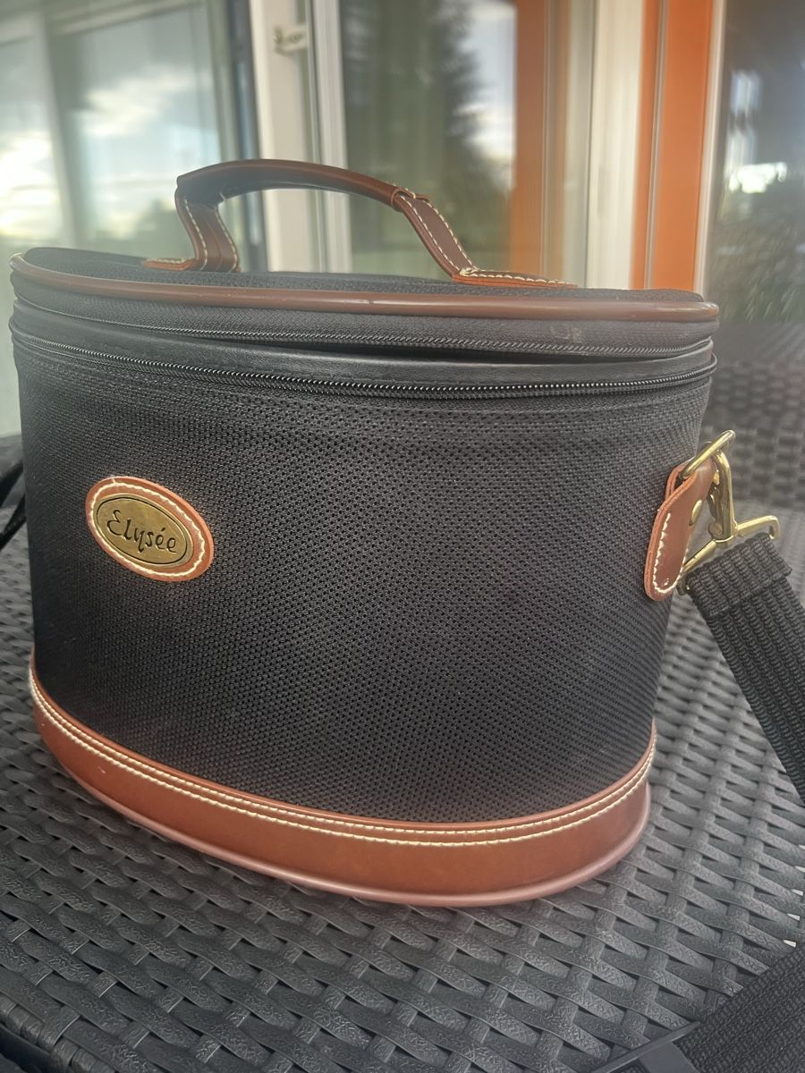 Kosmetikkoffer: Necessaire  – Gebraucht aus Bülach von Cucculi 1