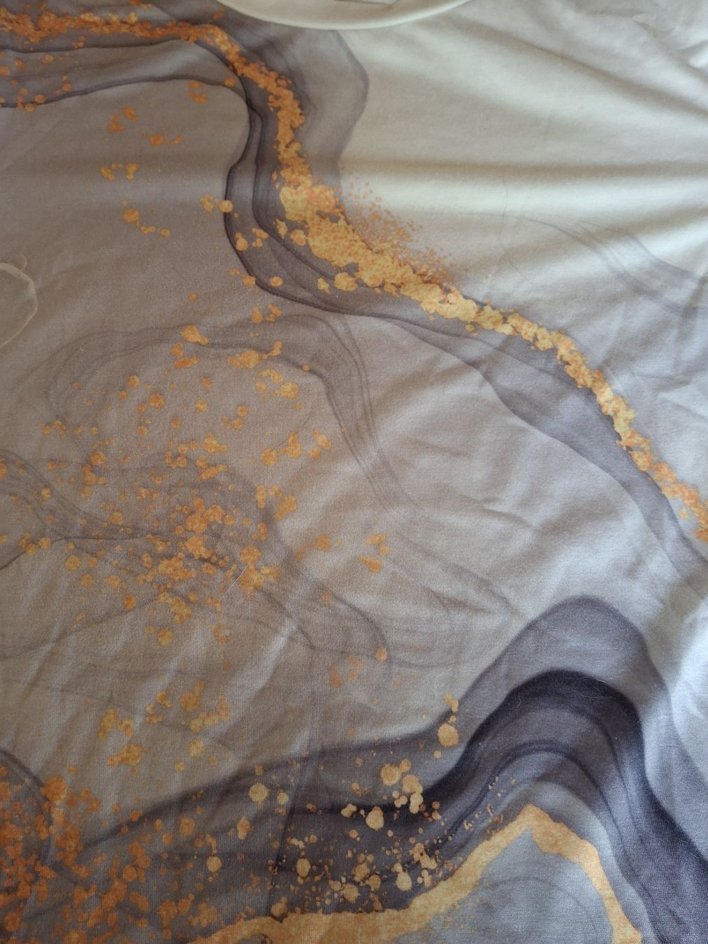 T-Shirts: T-shirt taille M imprimé abstrait – Gebraucht aus Villiers von san_jn5w 1