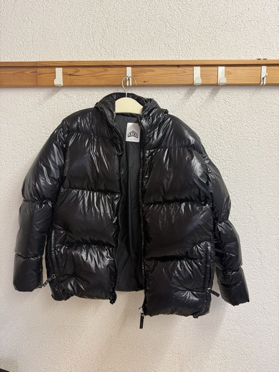 Jet Set Giacche: JET SET WINTERJACKE – Nuovo (secondo la descrizione) da Biel/Bienne venduto da lichterhoh
